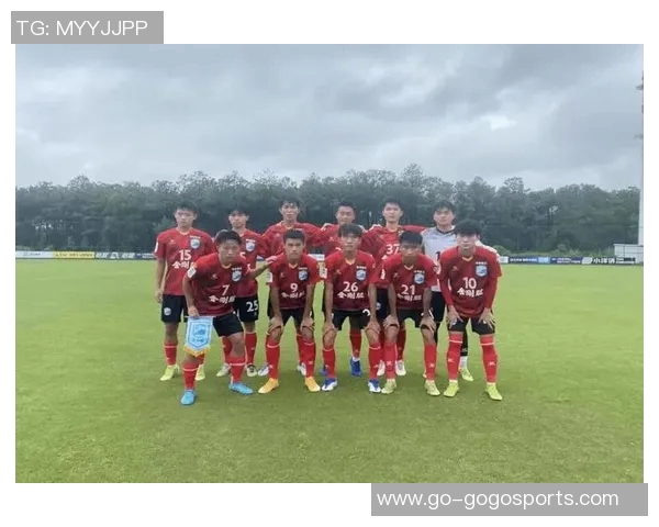 中国足球今日赛事精彩纷呈球迷热情高涨期待球队佳绩 中国足球今日赛事精彩纷呈球迷热情高涨期待球队佳绩