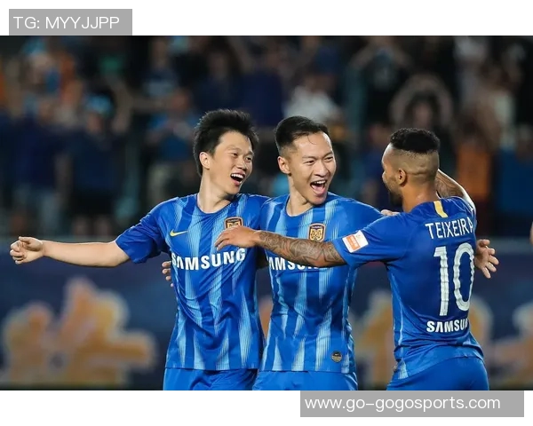 江苏苏宁与广州恒大激战正酣谁将赢得这场中超巅峰对决